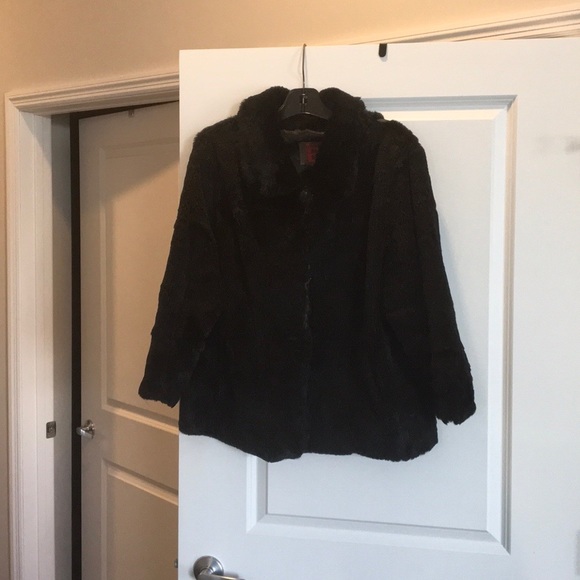 Short Rabbit Jacket - Picture 2 of 4